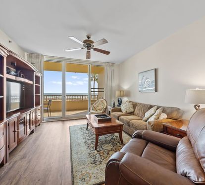 Beach Club 208C Living Room