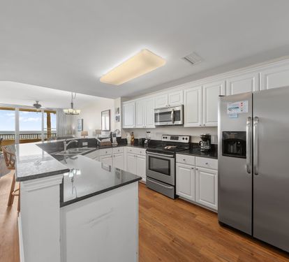 Beach Club 208C Kitchen