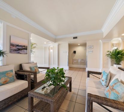 Beach Club Catalina Lobby