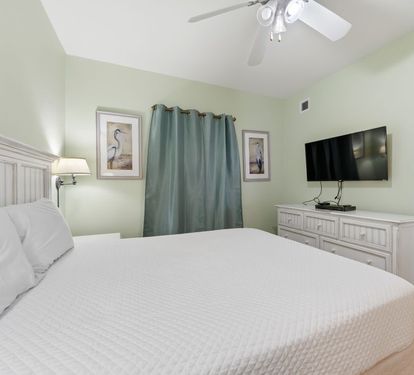 Crystal Tower 1604 Bedroom 2 with Queen Bed