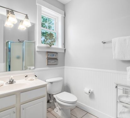 Bunk Room Shared Bathroom