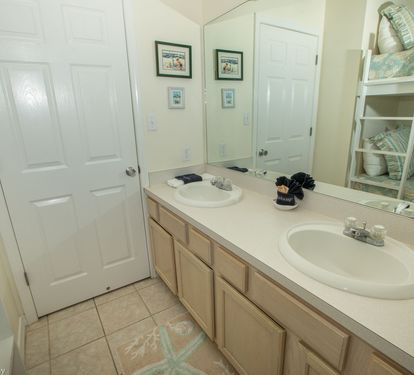 Vanity w/ Bunk Beds