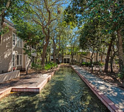 Hidden Dunes Cottage Serene Water Features