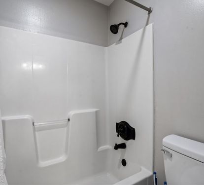 Lighthouse 901 Bathroom 3 with Tub Shower Combo