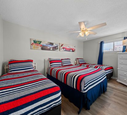Sundial G3 Bedroom 4 Loft with 1 Full Bed and 2 Twins