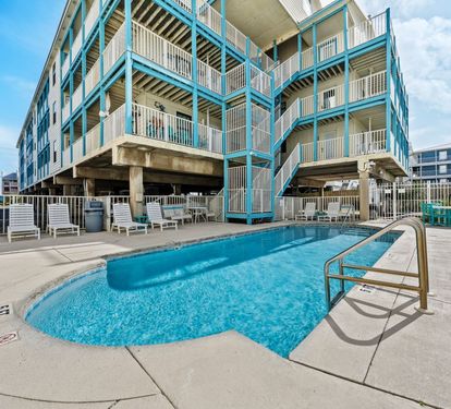 Sundial Outdoor Swimming Pool