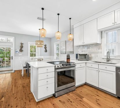 Fully Equipped with Stainless Steel Appliances