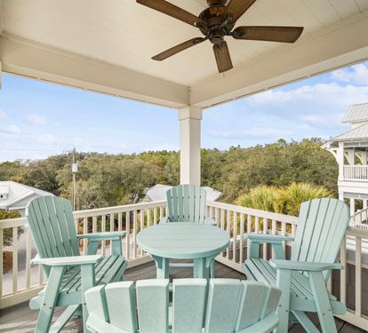 Unwind on the 3rd Floor Balcony - Al Fresco Dining for 4