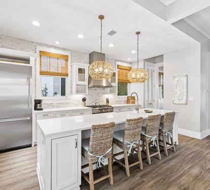 Fully Equipped Chef's Kitchen