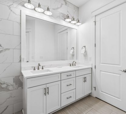 Primary King En-Suite - Dual Vanities