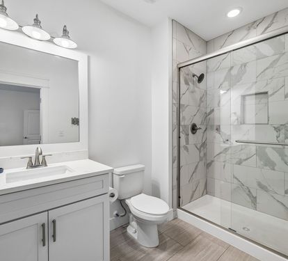 Queen Guest En-Suite - Single Vanity + Walk-In Shower