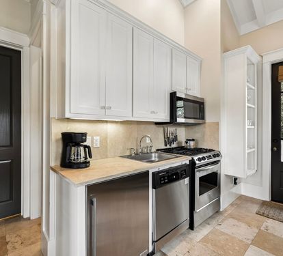 Fully Equipped Kitchen!