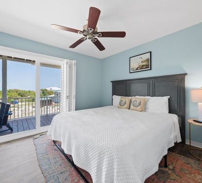 Salty Seashell Bedroom 2 with King Bed (2nd Level)
