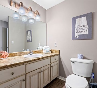 Salty Seashell Primary Ensuite Bathroom (2nd Level)