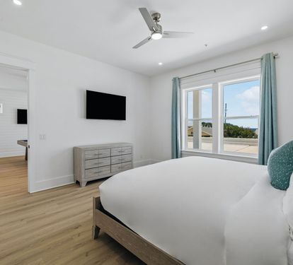 King Guest Suite - Equipped with a Flat-Screen TV