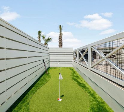 Practice Your Short Game on the Putting Green!