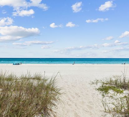 Enjoy Prime Beach Access - Just Steps Away!