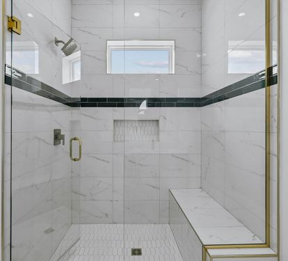 King Guest En-Suite - Walk-In Shower