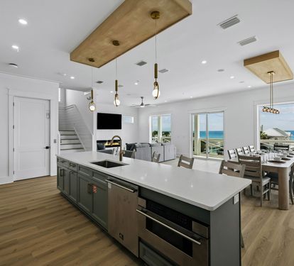 Bar Seating for 5 - Perfect for Breakfast or Quick Bites