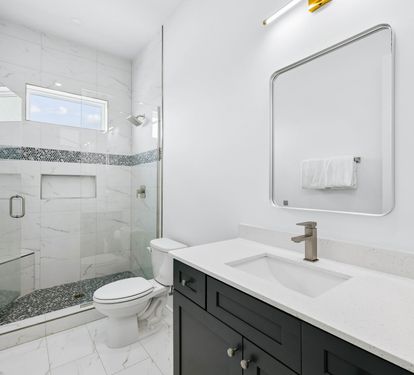 King Guest En-Suite - Single Vanity + Walk-In Shower