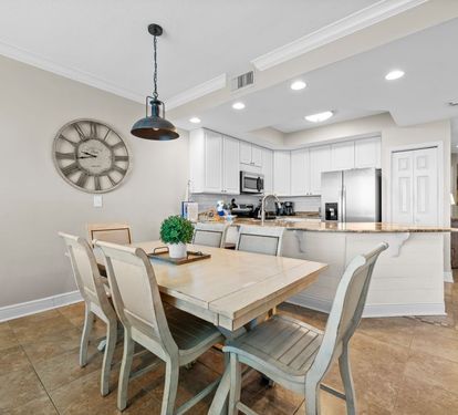 8 San Carlos 1205 Dining