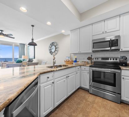 12 San Carlos 1205 Kitchen