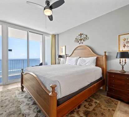 Lighthouse 1710 Primary Bedroom with King Bed