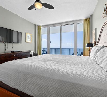 Lighthouse 1710 Primary Bedroom with King Bed