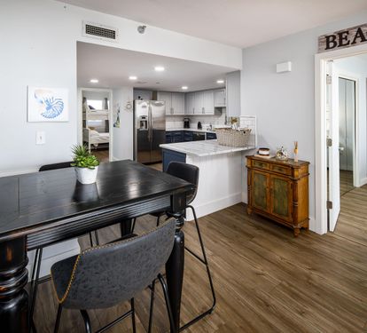 Dining to Kitchen