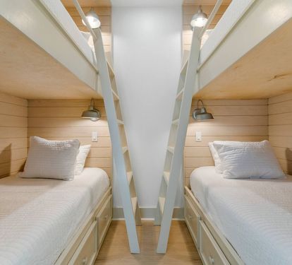 Second-floor bunk room the kids will fight over—in the best way
