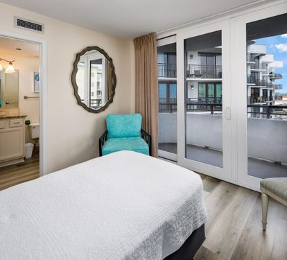 Guest bedroom with juliet balcony