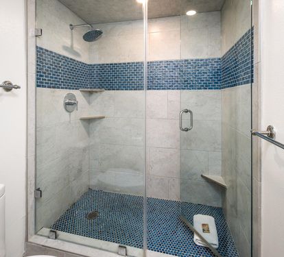 Master walk in shower