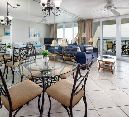 Dining area - seats 4 and living room