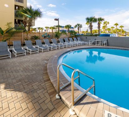 Pool seating