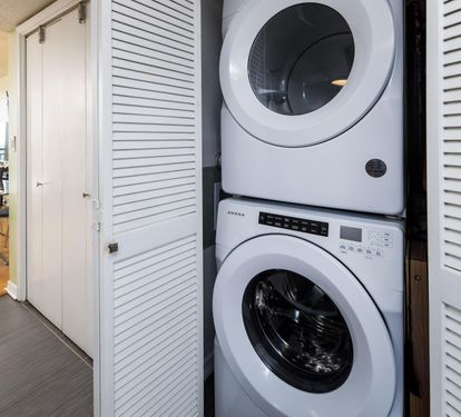 Washer / Dryer in closet