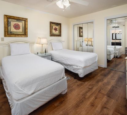 Guest twin beds