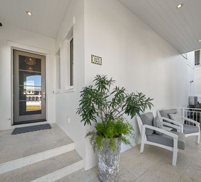 Inviting Entry & Front Porch!