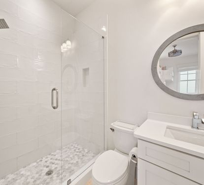 Bunk Room En-Suite - Single Vanity & Walk-In Shower