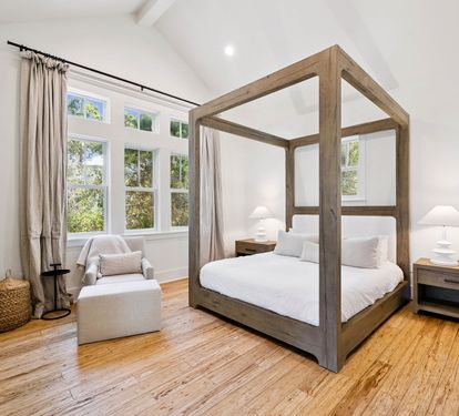 1st Floor - Primary King Suite