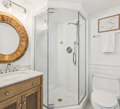 1st Floor - Guest Bathroom