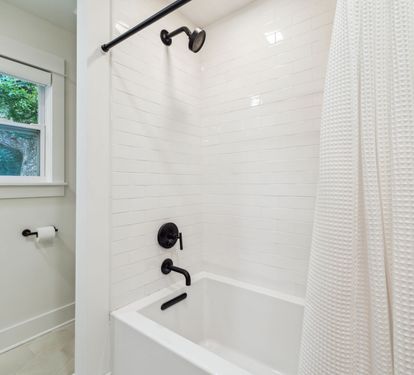 Primary King En-Suite - Shower/Tub Combo