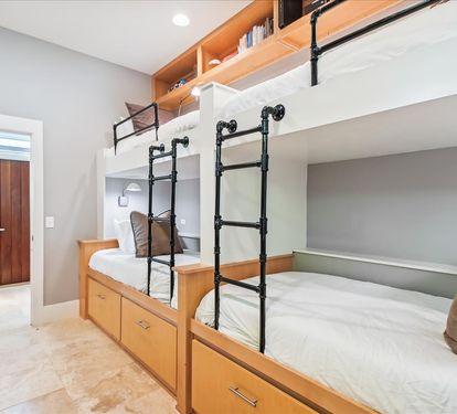 1st Floor - Bunk Room - 4 Twins