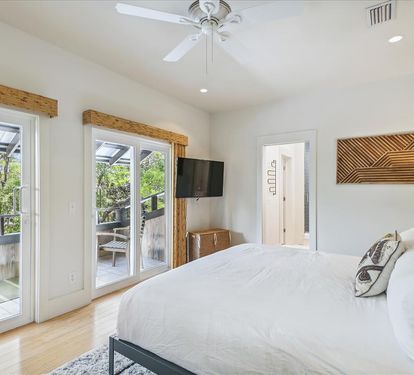 2nd Floor - Primary Suite with Flat-Screen TV