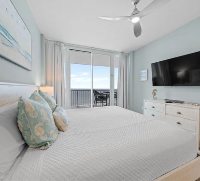Lighthouse 1709 Primary Bedroom with King Bed