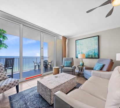 1 San Carlos 1205 Living Room