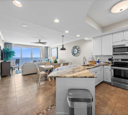 11 San Carlos 1205 Kitchen