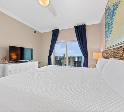 Crystal Tower 904 Primary Bedroom with King Bed