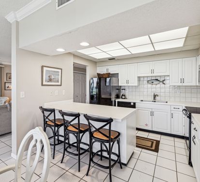 Well Lit & Spacious Kitchen