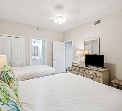Queen Guest Suite - Equipped with a Flat-Screen TV