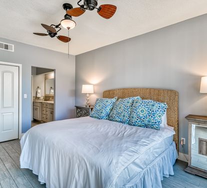 Primary Suite - King Size Bed